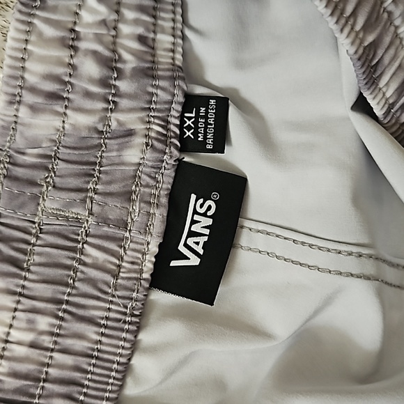 Vans XXL Vanphibian Shorts - Inseam 6" - Picture 4 of 9